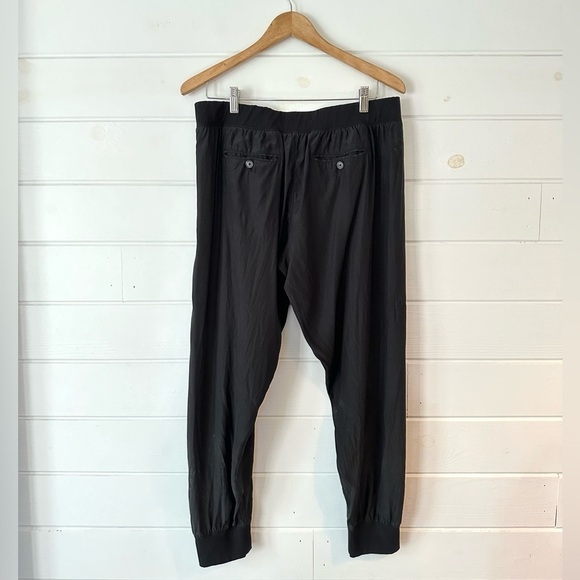 ATM Anthony Thomas Melillo Black 100% Silk Relaxed Lightweight Soft Joggers Sz L - Picture 10 of 14